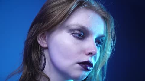        im expecting 350 thumbs up on my altar   online show from 6, 1, 2025