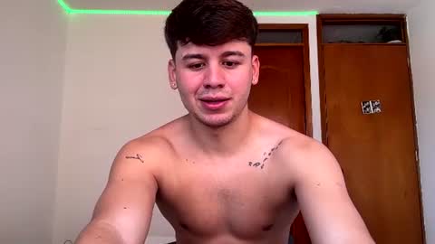 Snapshot of gingertwink_n chatting on 18, 7, 2026 Josh Mills online show from 18, 7, 2026