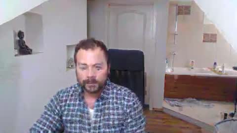 Snapshot of gintonik89 chatting on 14, 2, 2025 gintonik89 online show from 14, 2, 2025