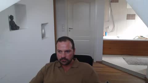 Snapshot of gintonik89 chatting on 25, 7, 2026 gintonik89 online show from 25, 7, 2026