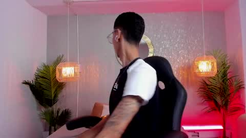 Gio Carangi online show from 4, 4, 2026