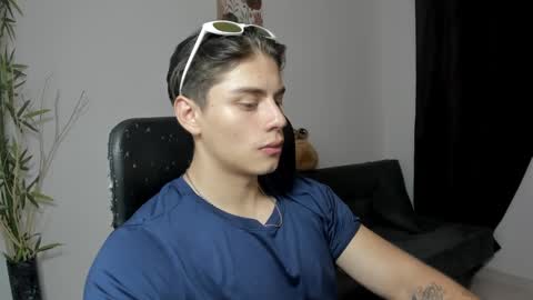 Snapshot of gio_russo chatting on 4, 12, 2024 GioRusso online show from 4, 12, 2024