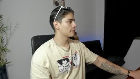 Snapshot of gio_russo chatting on 7, 12, 2024 GioRusso online show from 7, 12, 2024