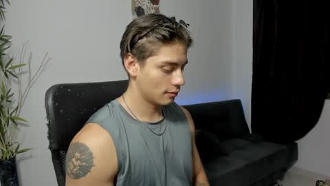 Snapshot of gio_russo chatting on 17, 12, 2024 GioRusso online show from 17, 12, 2024