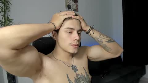 Snapshot of gio_russo chatting on 21, 12, 2024 GioRusso online show from 21, 12, 2024