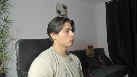 Snapshot of gio_russo chatting on 5, 1, 2025 GioRusso online show from 5, 1, 2025