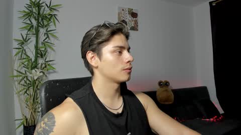 Snapshot of gio_russo chatting on 10, 1, 2025 GioRusso online show from 10, 1, 2025