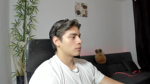 Snapshot of gio_russo chatting on 13, 1, 2025 GioRusso online show from 13, 1, 2025