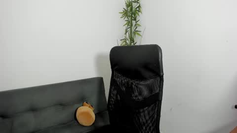 Snapshot of gio_russo chatting on 9, 3, 2025 GioRusso online show from 9, 3, 2025