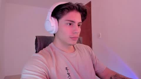 Snapshot of gio_russo chatting on 7, 10, 2025 GioRusso online show from 7, 10, 2025