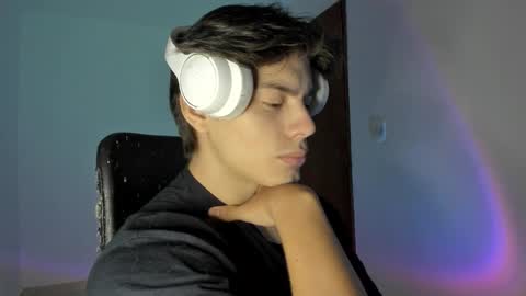 Snapshot of gio_russo chatting on 24, 10, 2025 GioRusso online show from 24, 10, 2025