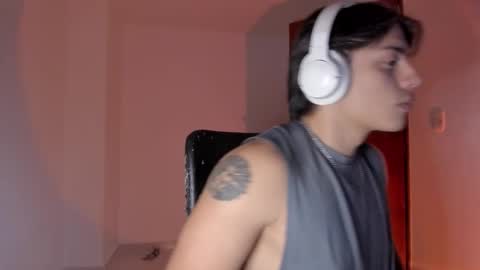 Snapshot of gio_russo chatting on 6, 11, 2025 GioRusso online show from 6, 11, 2025