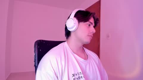 Snapshot of gio_russo chatting on 8, 11, 2025 GioRusso online show from 8, 11, 2025