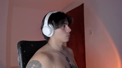 Snapshot of gio_russo chatting on 18, 11, 2025 GioRusso online show from 18, 11, 2025