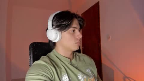 Snapshot of gio_russo chatting on 25, 11, 2025 GioRusso online show from 25, 11, 2025