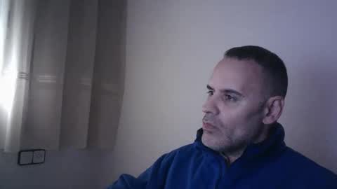 Snapshot of gioshadow chatting on 4, 1, 2025 gioshadow online show from 4, 1, 2025
