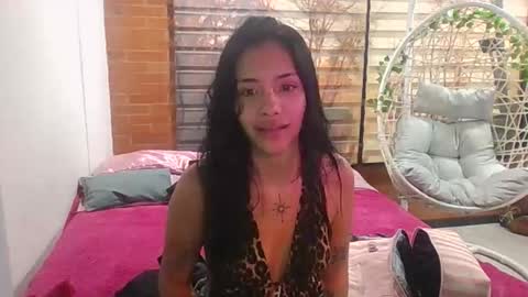 Snapshot of giovanna_oliveria chatting on 14, 12, 2025 giovanna_oliveria online show from 14, 12, 2025