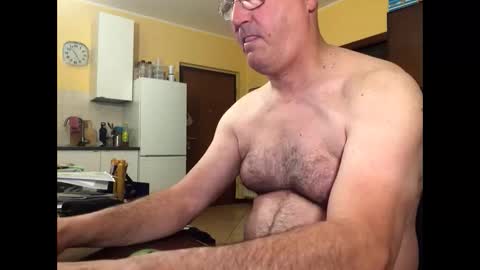 Snapshot of giovanni_1964 chatting on 17, 5, 2026 giovanni_1964 online show from 17, 5, 2026