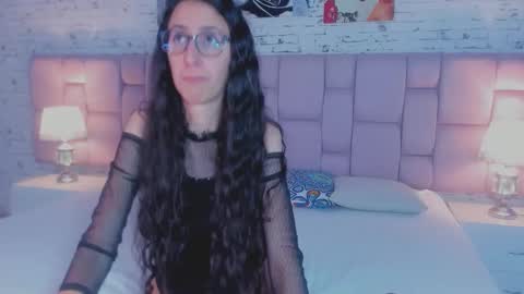 Snapshot of girafmusic chatting on 14, 11, 2025 GirafMusic online show from 14, 11, 2025