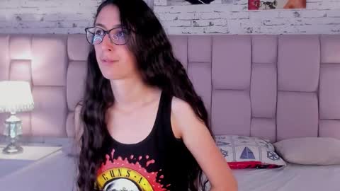 Snapshot of girafmusic chatting on 20, 11, 2025 GirafMusic online show from 20, 11, 2025