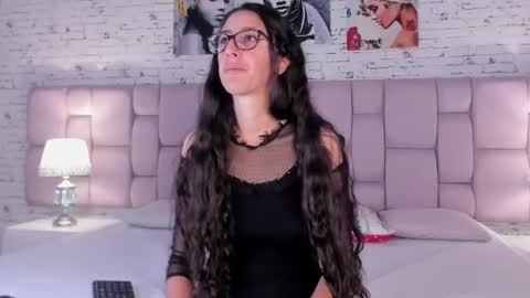 Snapshot of girafmusic chatting on 21, 11, 2025 GirafMusic online show from 21, 11, 2025