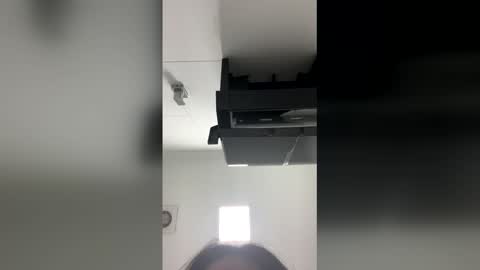 Snapshot of girl433 chatting on 15, 12, 2025 girl433 online show from 15, 12, 2025