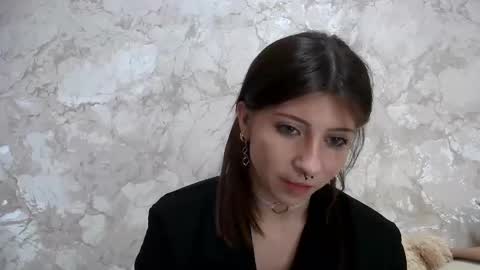 girl_cute007 online show from 15, 4, 2026