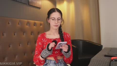 Snapshot of girl_i_am chatting on 16, 11, 2025 Nikki online show from 16, 11, 2025