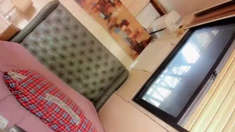 Snapshot of girl_in_ur_dreams chatting on 7, 7, 2026 urGIRL online show from 7, 7, 2026