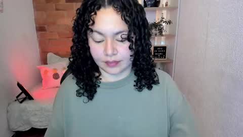 girl_inline online show from 13, 2, 2025