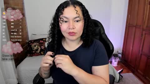 girl_inline online show from 23, 2, 2025