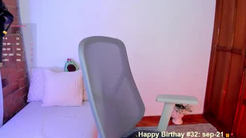 girl_inline online show from 9, 9, 2025