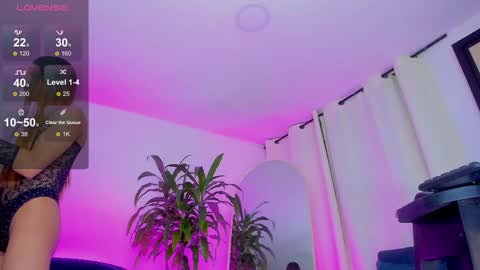 Snapshot of girlsonline_ chatting on 25, 12, 2024 C. Sofia online show from 25, 12, 2024