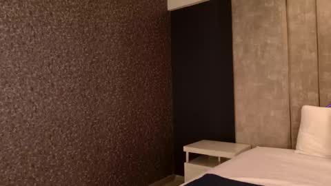     online show from 18, 10, 2025