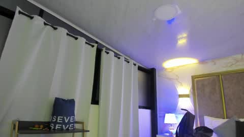     online show from 9, 4, 2026