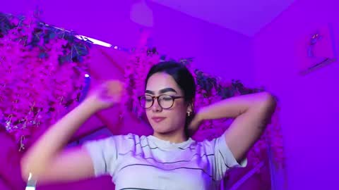 Snapshot of gisell_squirt chatting on 14, 10, 2025 gisell_squirt online show from 14, 10, 2025
