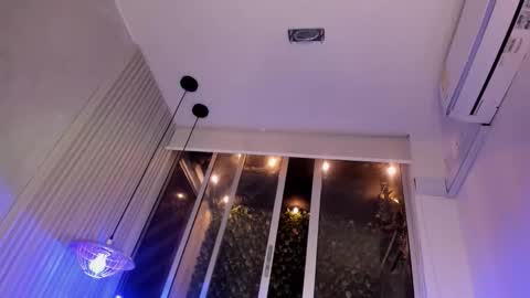 Evelyn  online show from 7, 11, 2025