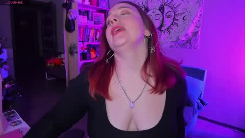 Snapshot of gitera_ chatting on 4, 1, 2025 AlexaMillis online show from 4, 1, 2025