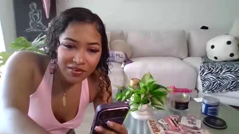 gizellegen online show from 12, 4, 2026