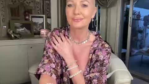 Snapshot of gl1tter_barbie chatting on 22, 7, 2026 Gl1tter Barbie online show from 22, 7, 2026