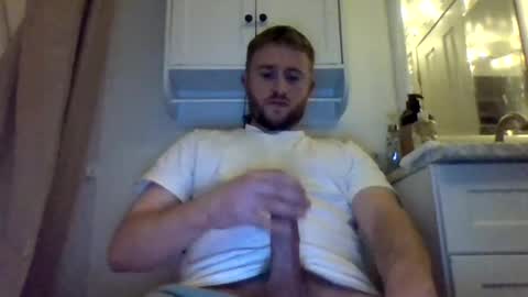 Snapshot of glenjam80 chatting on 19, 12, 2024 glenjam80 online show from 19, 12, 2024