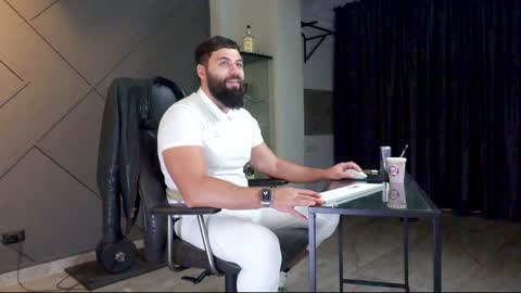 Snapshot of glennmasters chatting on 4, 1, 2025 Matthew .. for short call me Matt online show from 4, 1, 2025