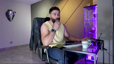 Snapshot of glennmasters chatting on 10, 3, 2025 Matthew .. for short call me Matt online show from 10, 3, 2025