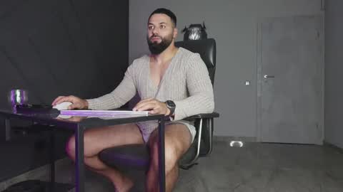 Snapshot of glennmasters chatting on 17, 10, 2025 Matthew .. for short call me Matt online show from 17, 10, 2025