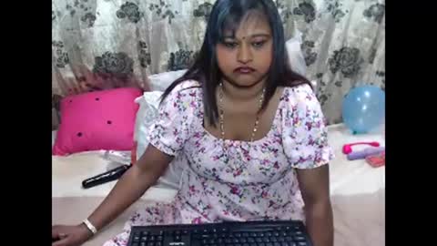 glitter candy online show from 15, 10, 2025