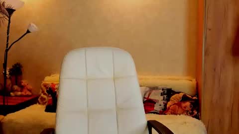 Gloria Wood online show from 1, 3, 2025