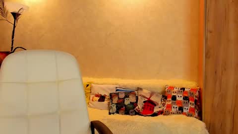 Gloria Wood online show from 8, 3, 2025