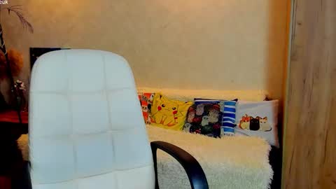 Snapshot of gloria_wood chatting on 4, 12, 2025 Gloria Wood online show from 4, 12, 2025