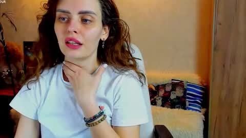 Snapshot of gloria_wood chatting on 5, 12, 2025 Gloria Wood online show from 5, 12, 2025