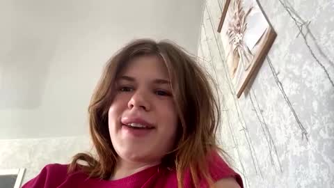 Snapshot of glossy_girl_1 chatting on 24, 5, 2026 Roxy online show from 24, 5, 2026